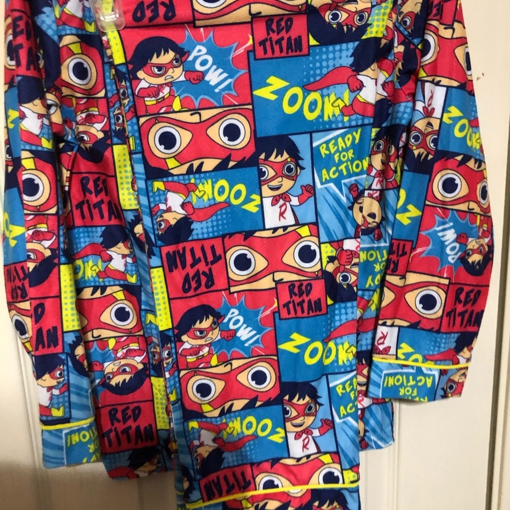 Ryan’s World 2 piece button down shirt and pants kids Pajamas set size 8 - Picture 5 of 9